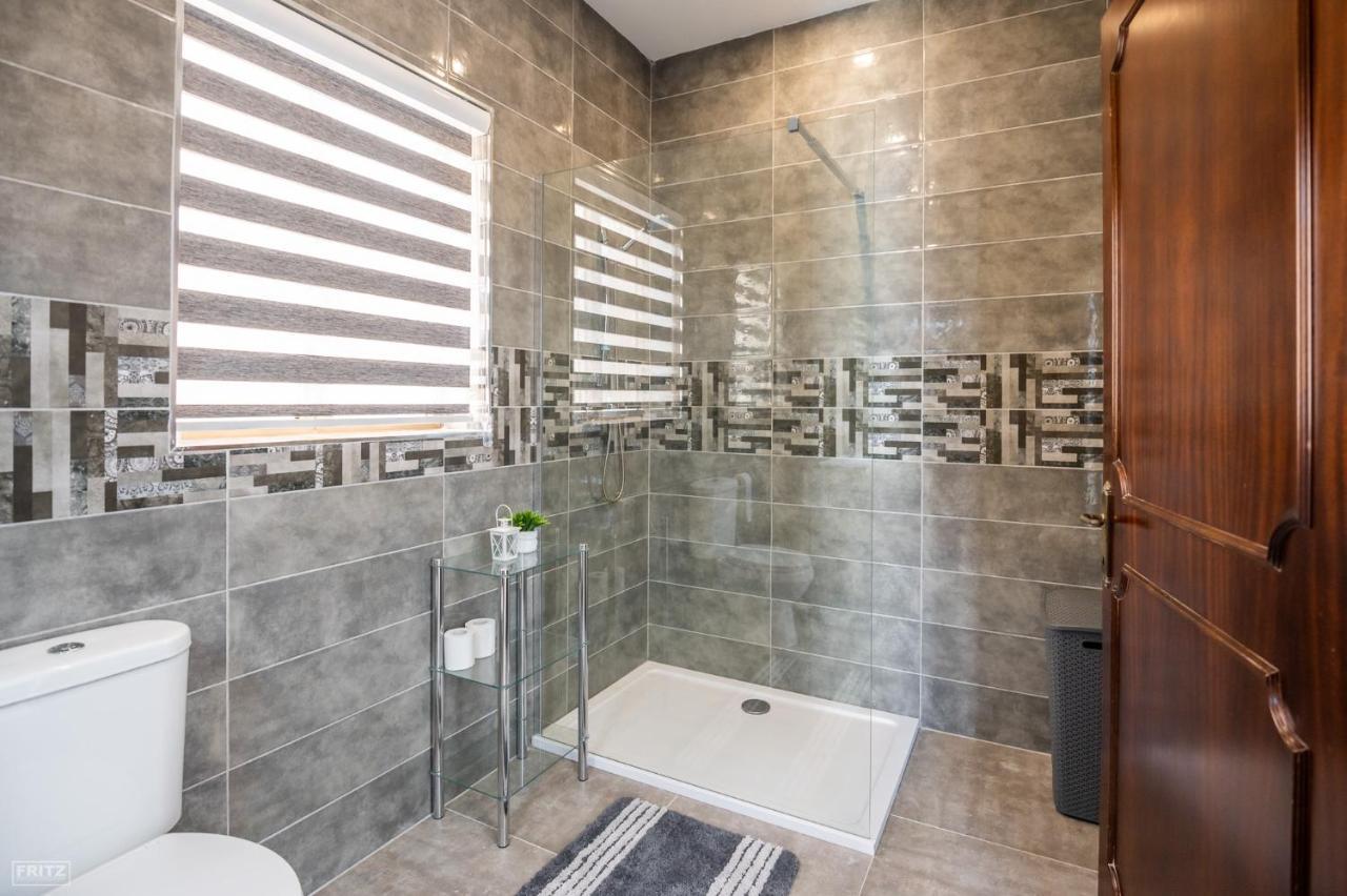 Close To Airport - Private Room With Private Bathroom Adults Only Gudja Luaran gambar