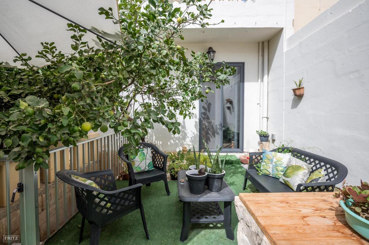Close To Airport - Private Room With Private Bathroom Adults Only Gudja Luaran gambar